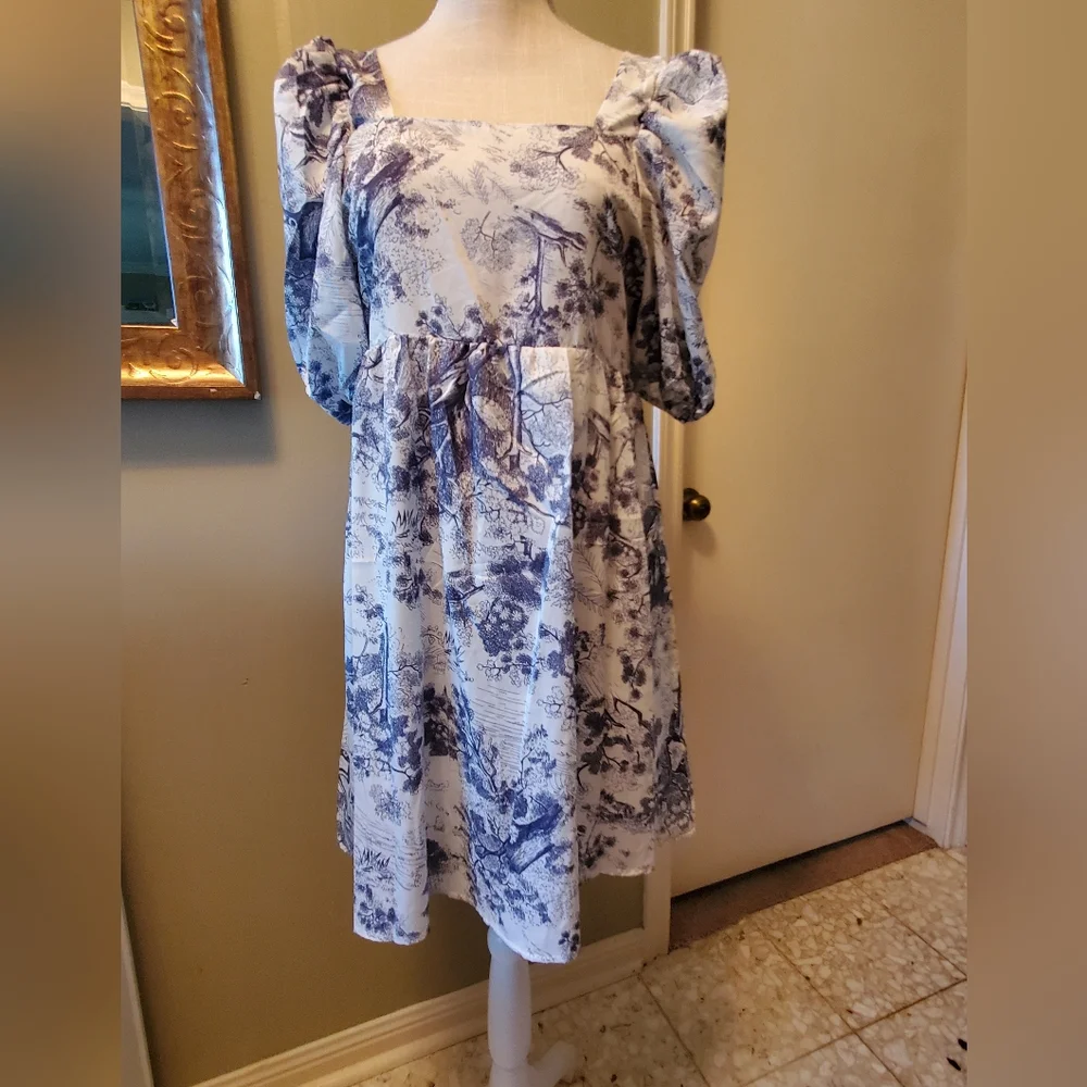 Dress - Picture 1 of 9